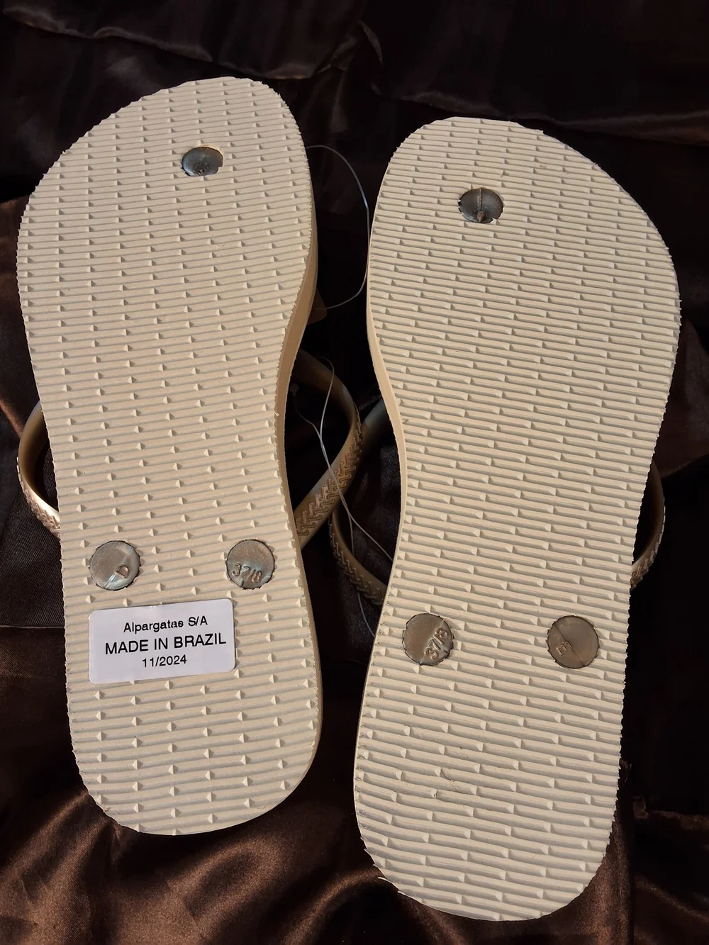 Havaianas Top Flip Flops White Metallic Silver NWT Size US 7/8